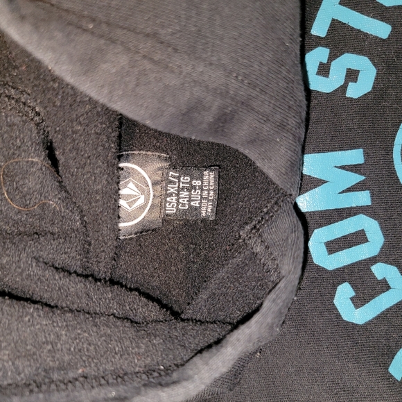 Boys volcom hoodie - Picture 2 of 2